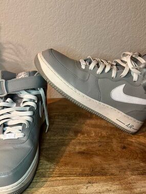 Nike MensAir Force 1 Mid Sneaker - Gray/White